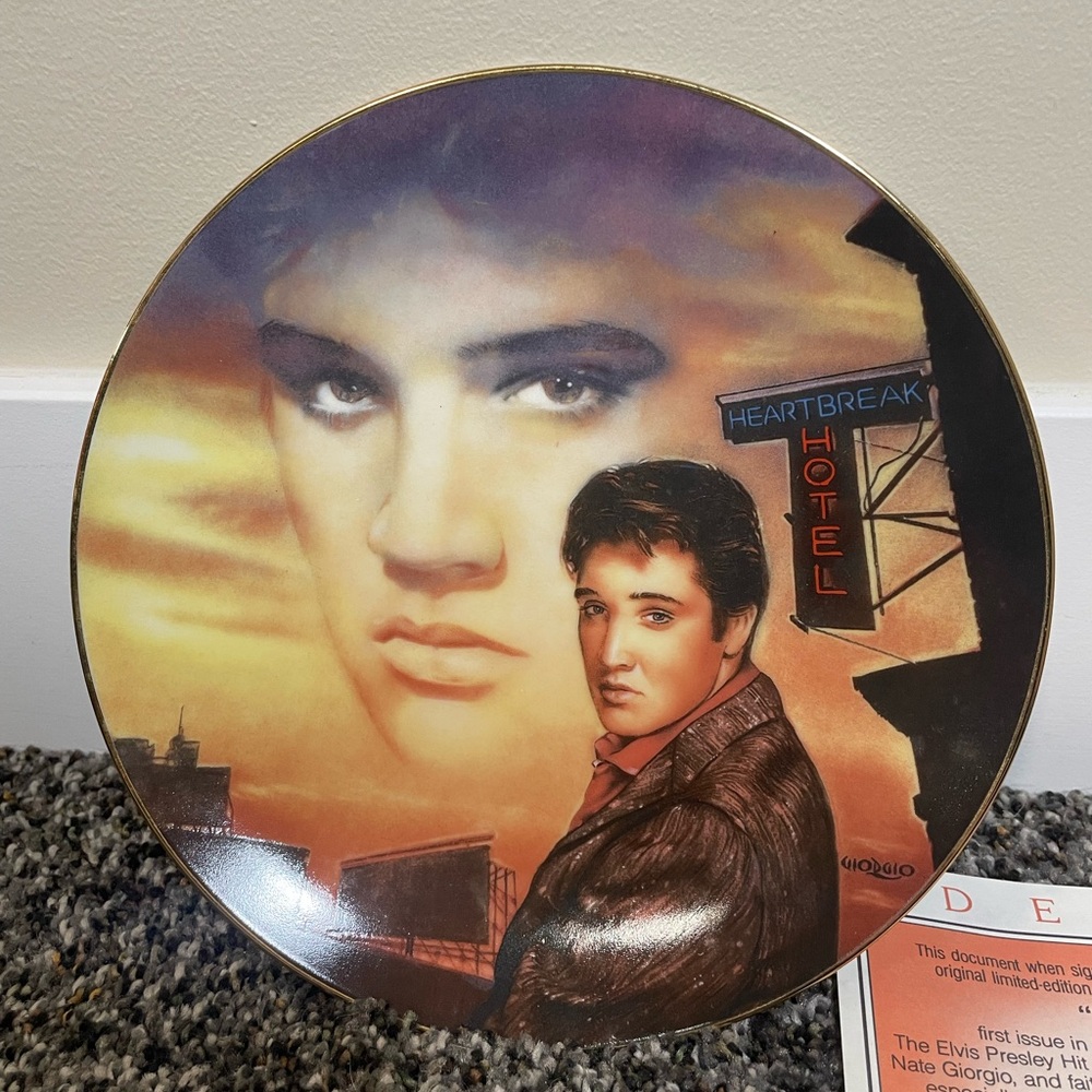 Bradford Exchange Elvis Presley Heartbreak Hotel Collectible Plate - Picture 2 of 5